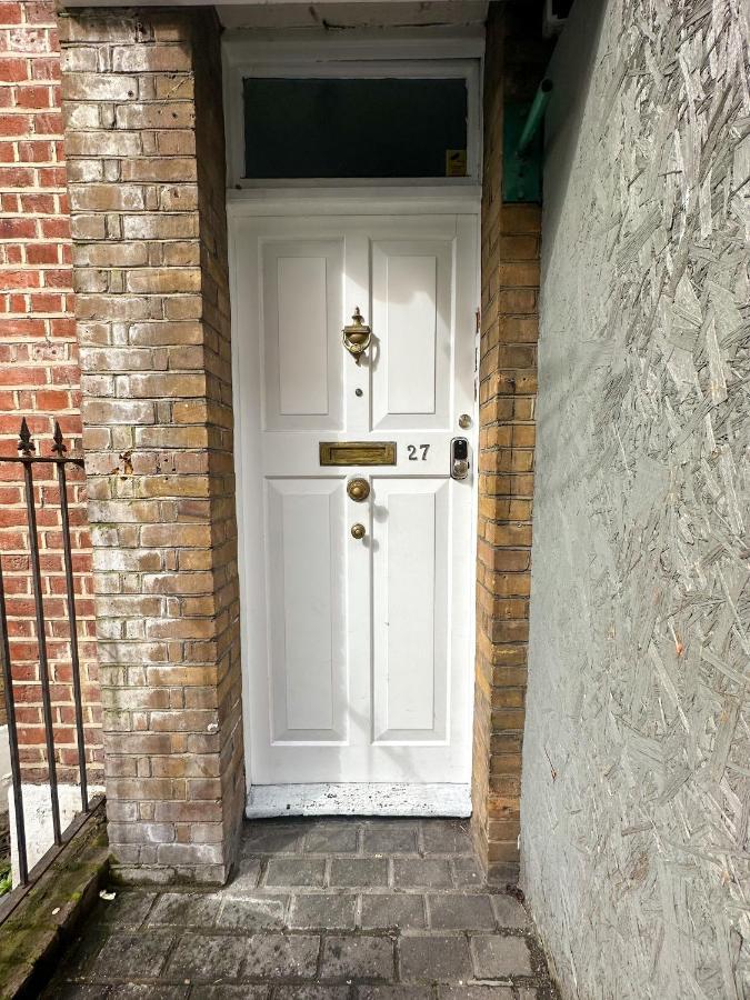 Number 27 Guesthouse Londra Esterno foto
