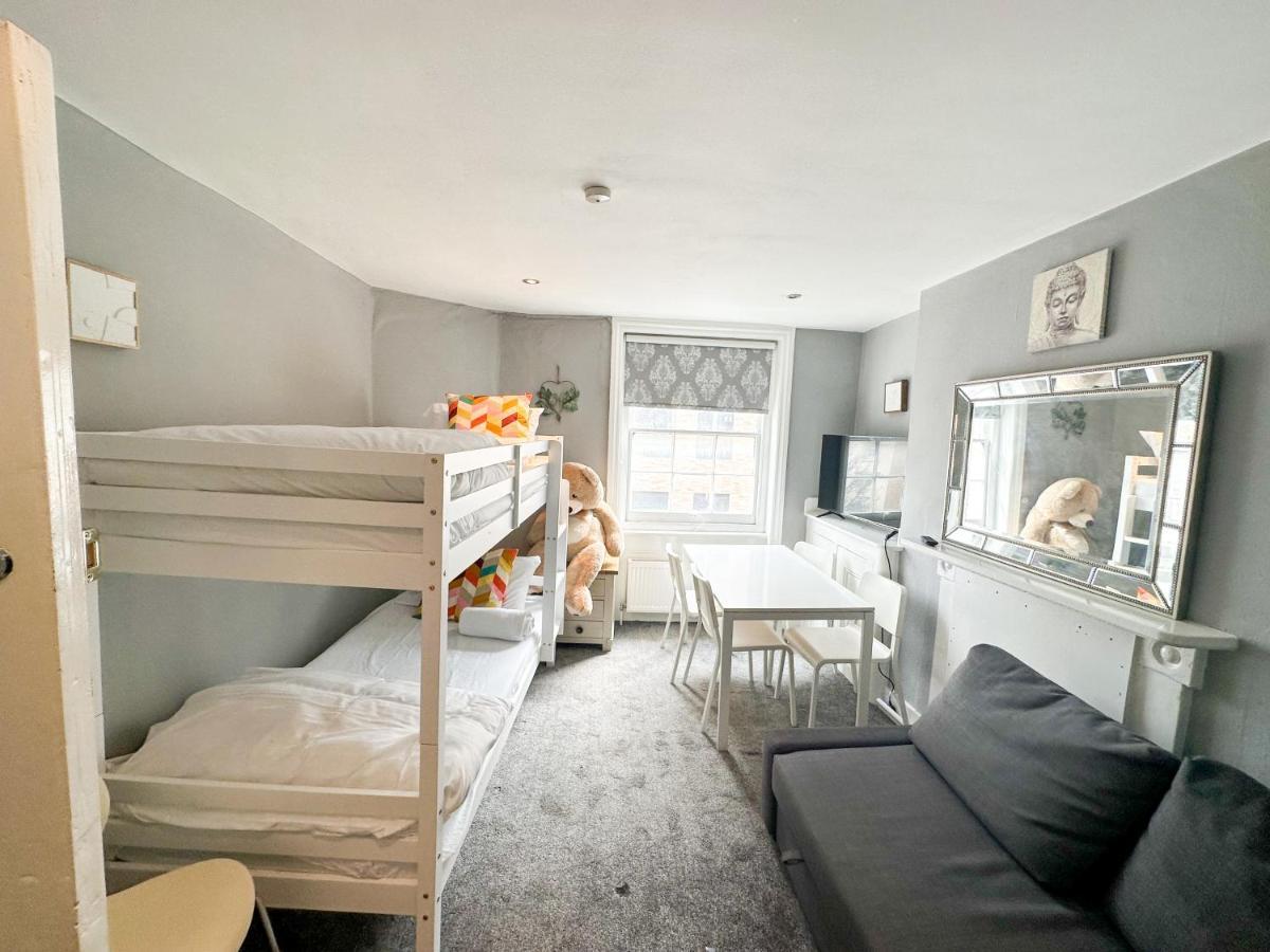 Number 27 Guesthouse Londra Esterno foto